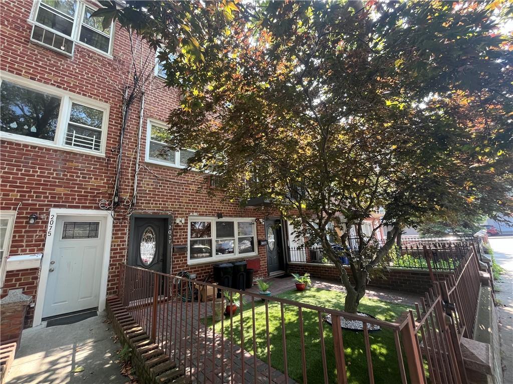 Foto principal - 2077 E 54th St