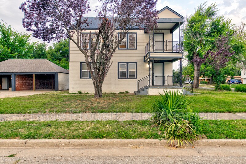 Foto principal - 3200 NW 16th St