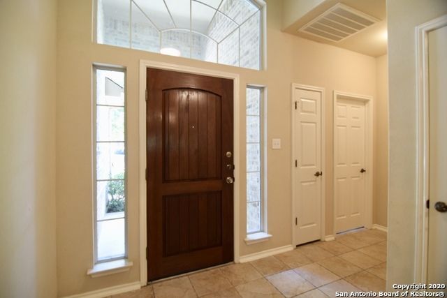 Foto del edificio - 734 Daisy Crossing