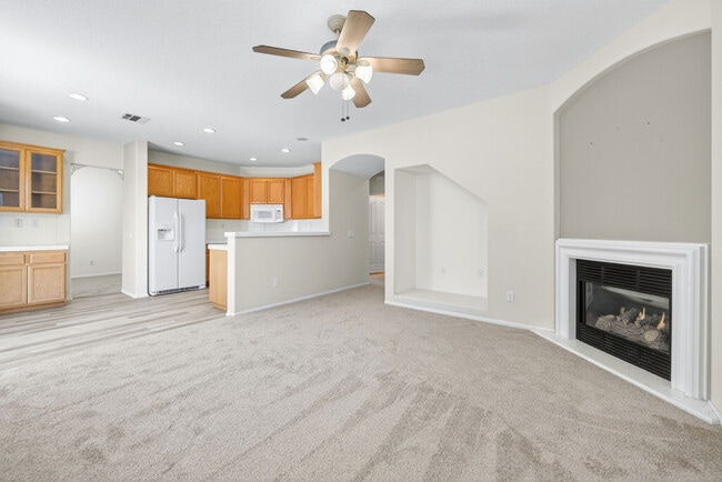 Foto del edificio - 660 Camino de la Luz