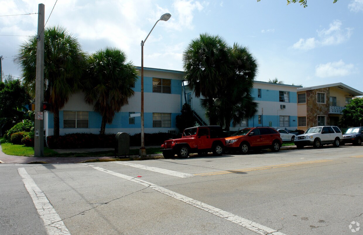 Building Photo - 1565 Jefferson Ave