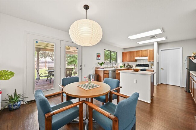Foto del edificio - 7521 Marble Crest Dr