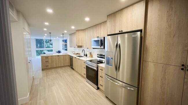 Building Photo - 7369 Orangewood Ln