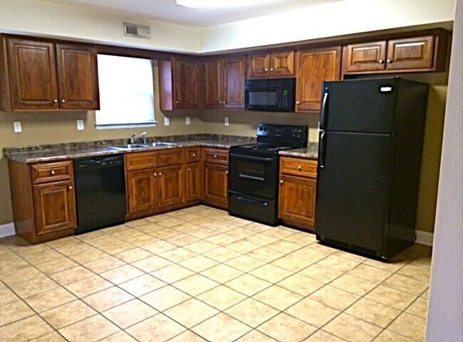 Foto del edificio - 2245 Spring Meadow Ln SE