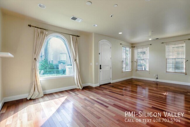Building Photo - Amazing Near New, Warm Springs area