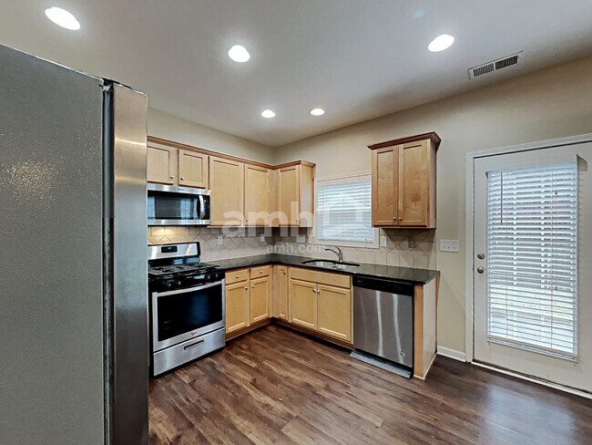 Building Photo - 2607 Swansong Lane