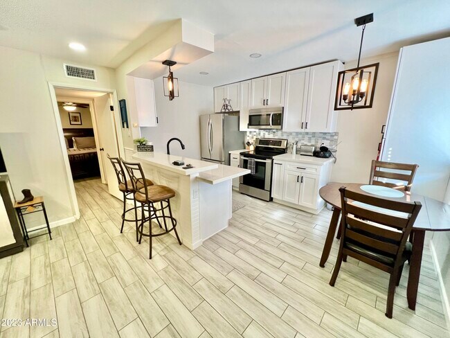 Foto del edificio - 3313 N 68th St