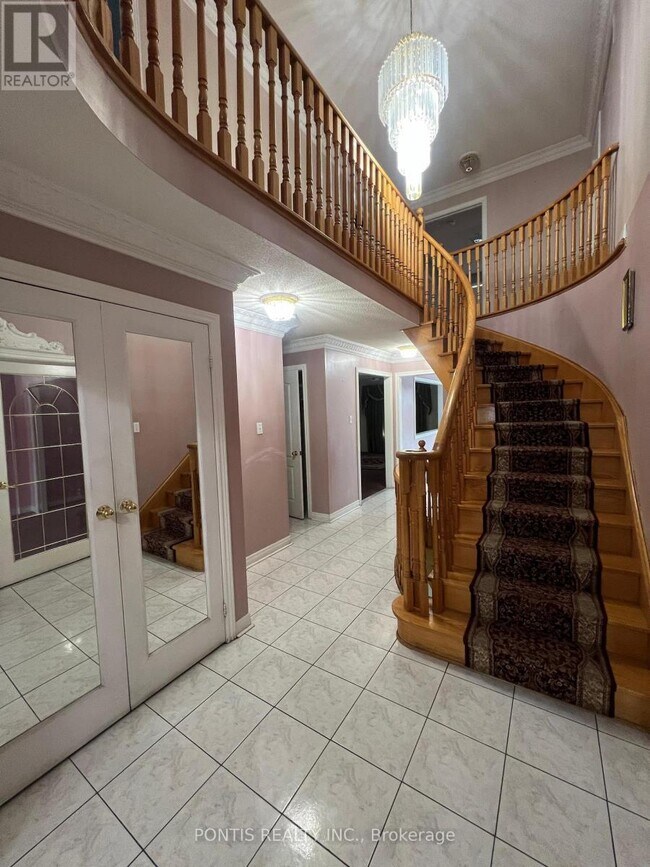 Building Photo - 32 Mapleview Ave