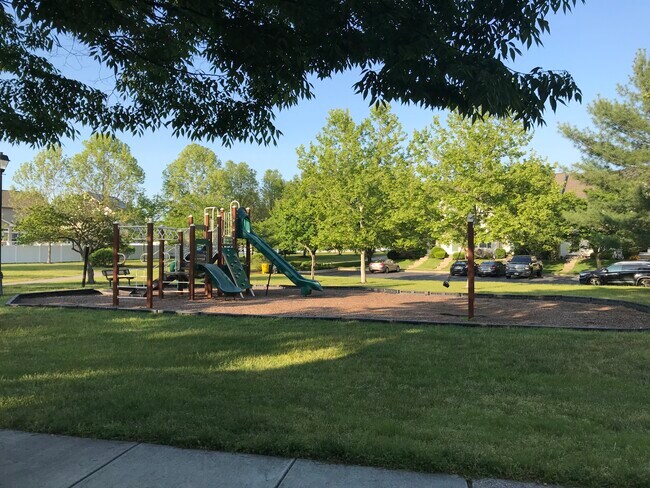 Foto del edificio - 8115 Gray Stone Ln