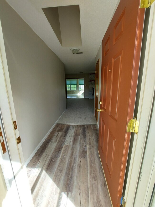 Building Photo - 1335 Windamere Rd