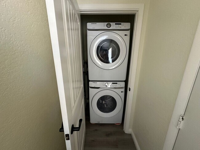 Foto del edificio - 154 Sinclair Ave