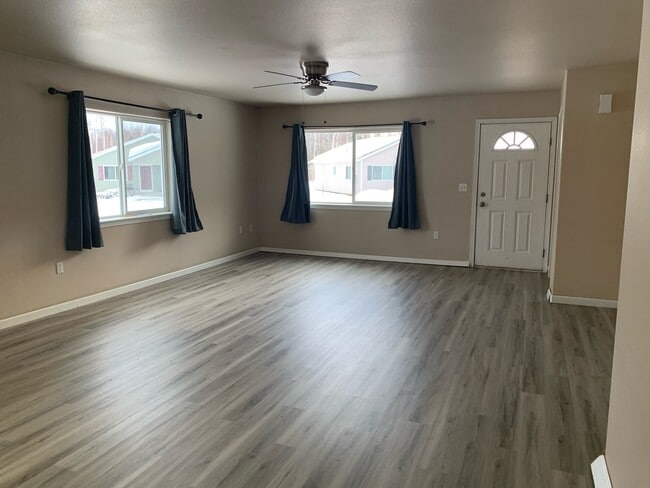 Building Photo - 2355 W Eagles Nest Cir