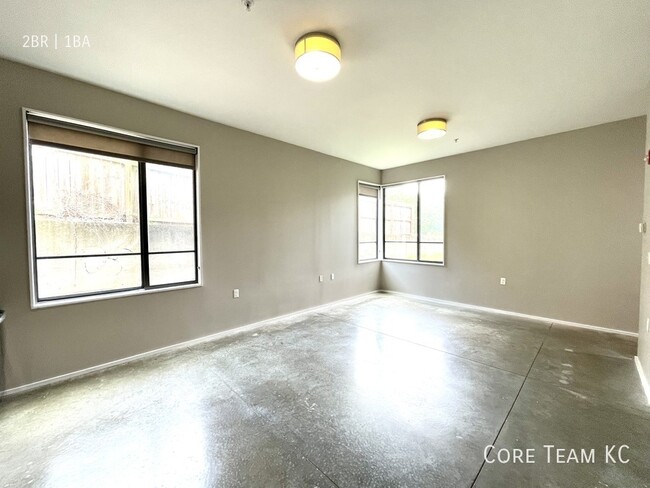 Building Photo - 3632 Gillham Rd