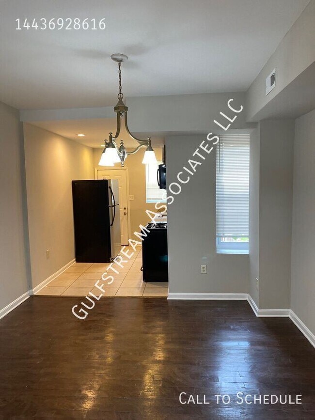 Foto del edificio - 2413 Llewelyn Ave