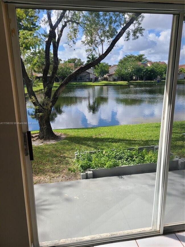 Foto del edificio - 412 NW 108th Terrace