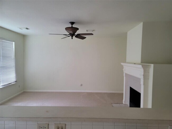 Building Photo - 2423 Waterwood Dr