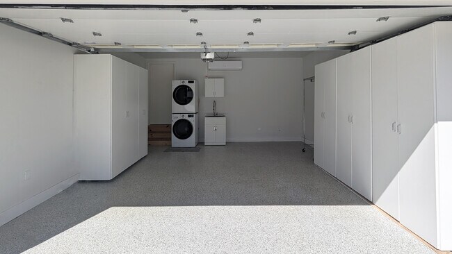 Garage / Laundry / Office - 16955 Bassett St