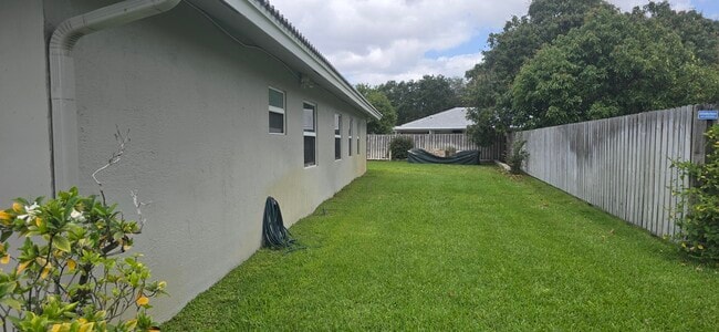 Building Photo - 288 NW 89th Ave