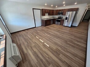 Building Photo - 1566 Ball St