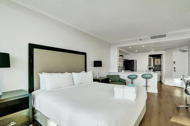 Foto del edificio - 2889 McFarlane Rd