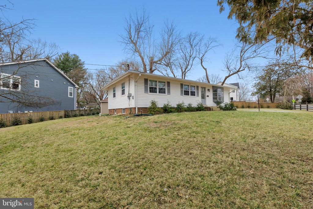 Primary Photo - 400 Kingsley Rd SW