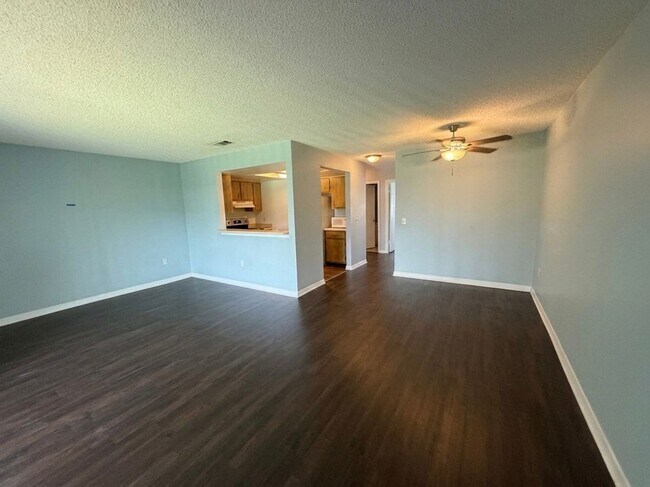 Foto del edificio - 1054 Mollie Ln