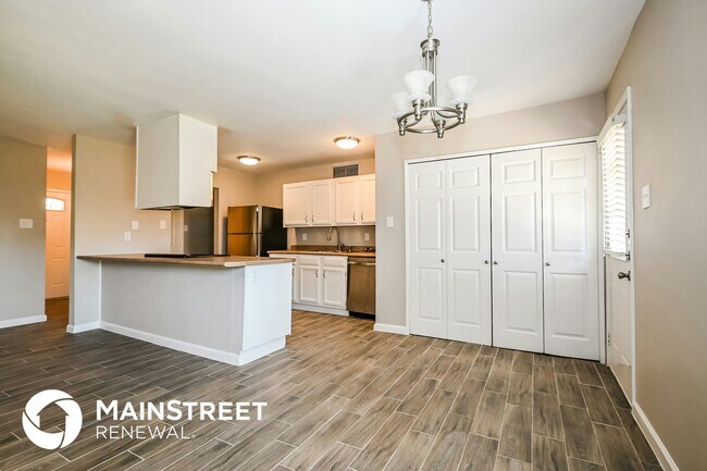 Foto del edificio - 308 Rockcrest Dr