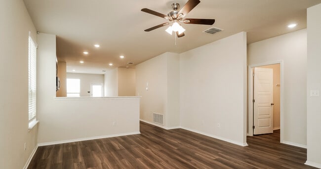 Foto del edificio - The Corridor at Sunset Oaks Rental Homes