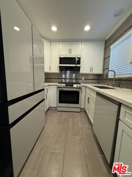 Foto del edificio - 1043 Thompson Ave