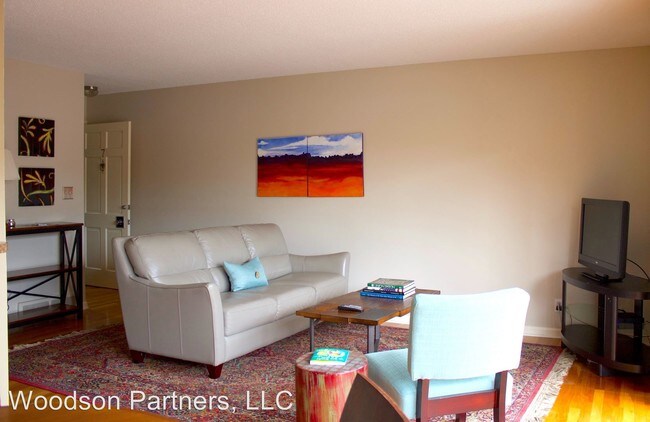 Building Photo - 1 br, 0.5 bath House - 4726 Belleview Apt #7