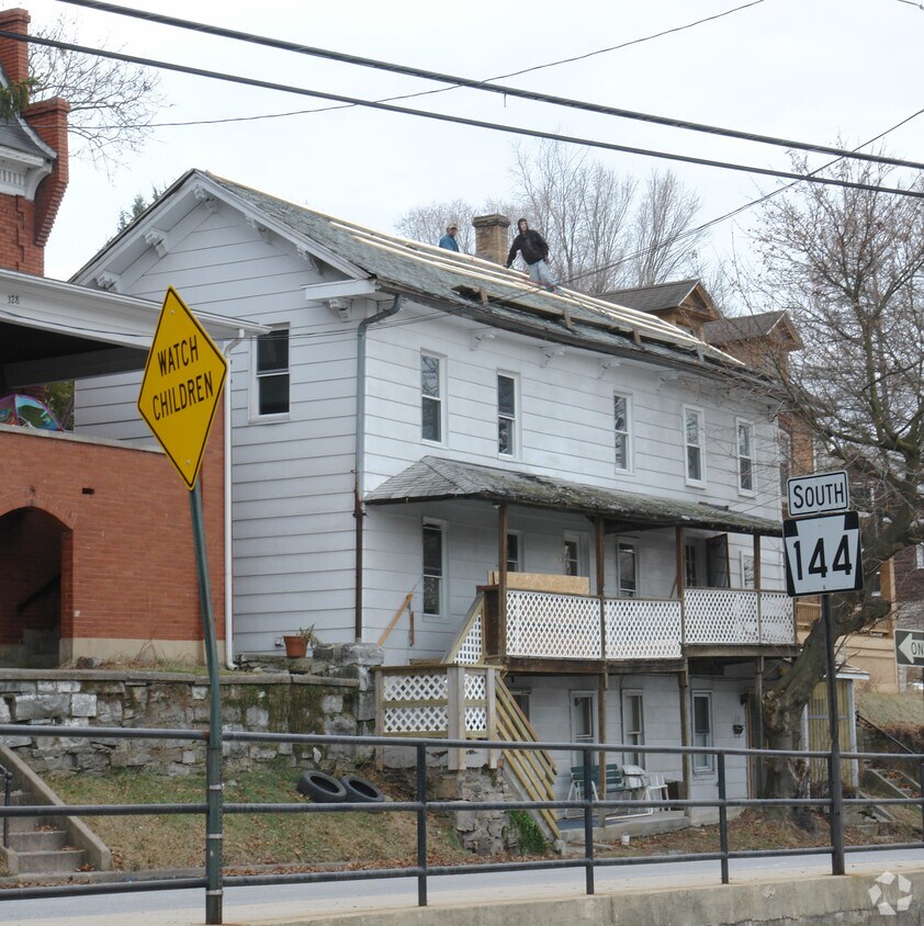 Building Photo - 330-334 Pine St