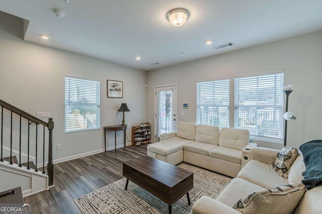 Foto del edificio - 1205 Skylar Ln SE