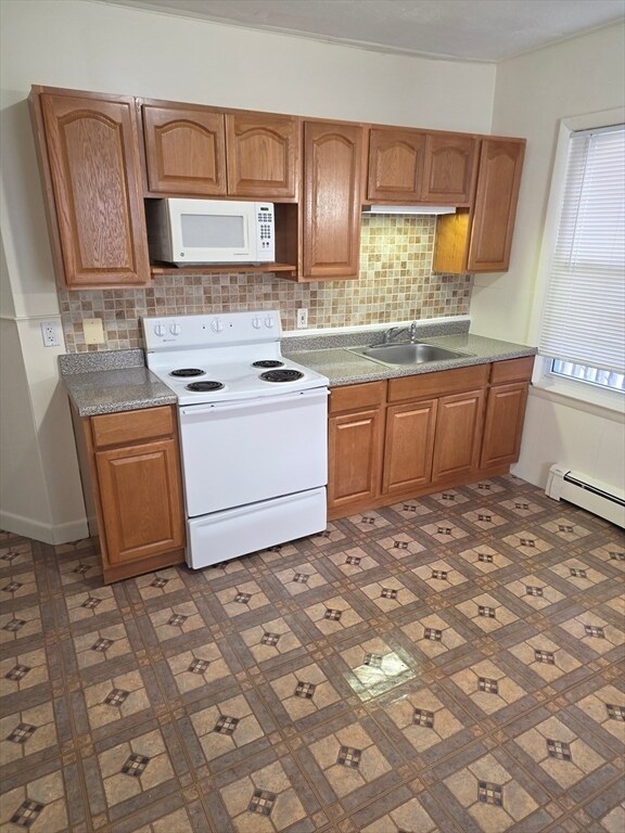 Building Photo - 77 Albertina St