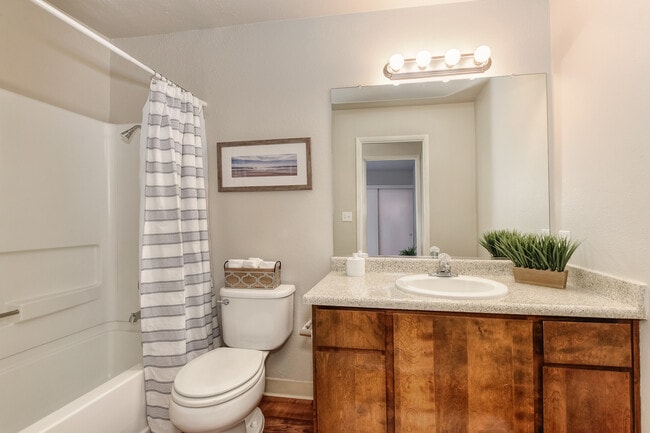 Bay - Bathroom - Marina Village West