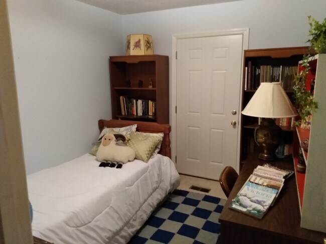 Bedroom 2 - 715 67th Ave N