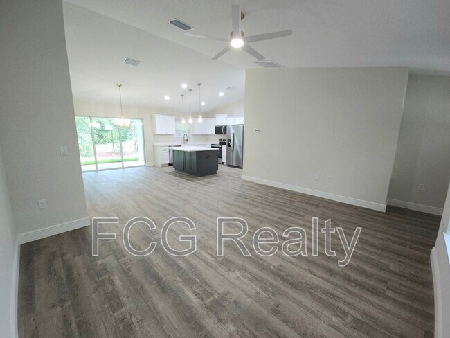Building Photo - 9547 N Sandree Dr