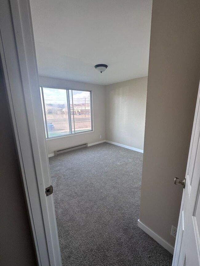 Building Photo - 260 Shoshone Ave