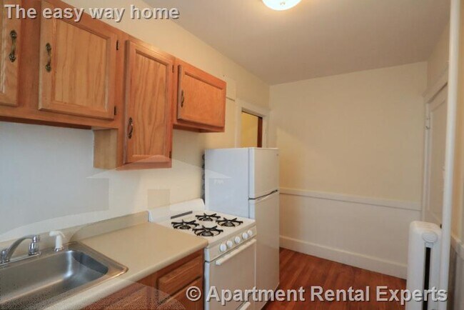 Building Photo - 156-158 Summer St Unit #104