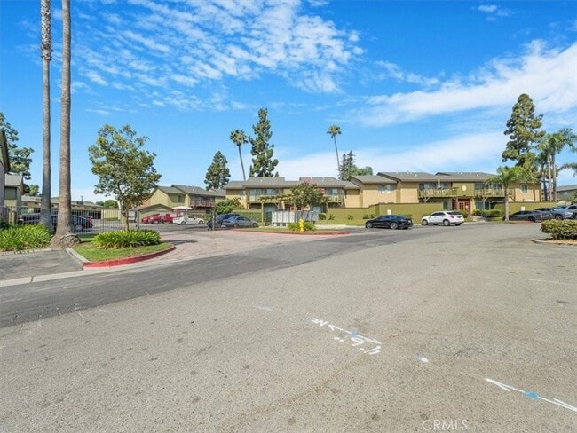 Foto del edificio - 1440 W Lambert Rd