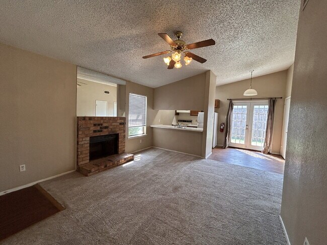 Foto del edificio - Cute 2\1 Duplex in Whisperwood