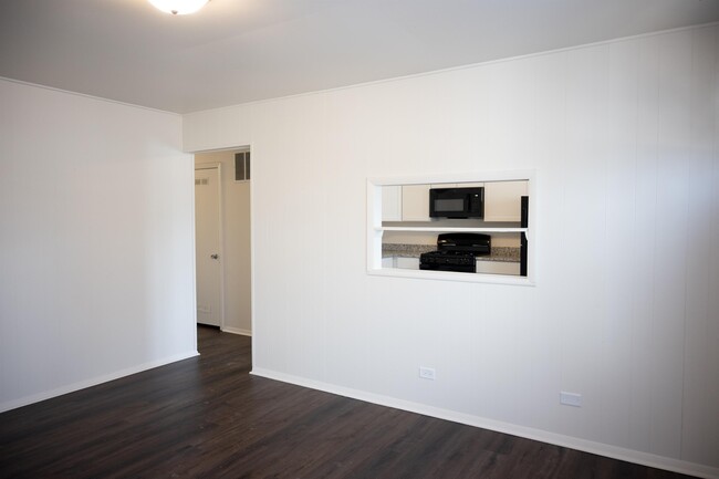 Building Photo - 423 Fairlawn Dr