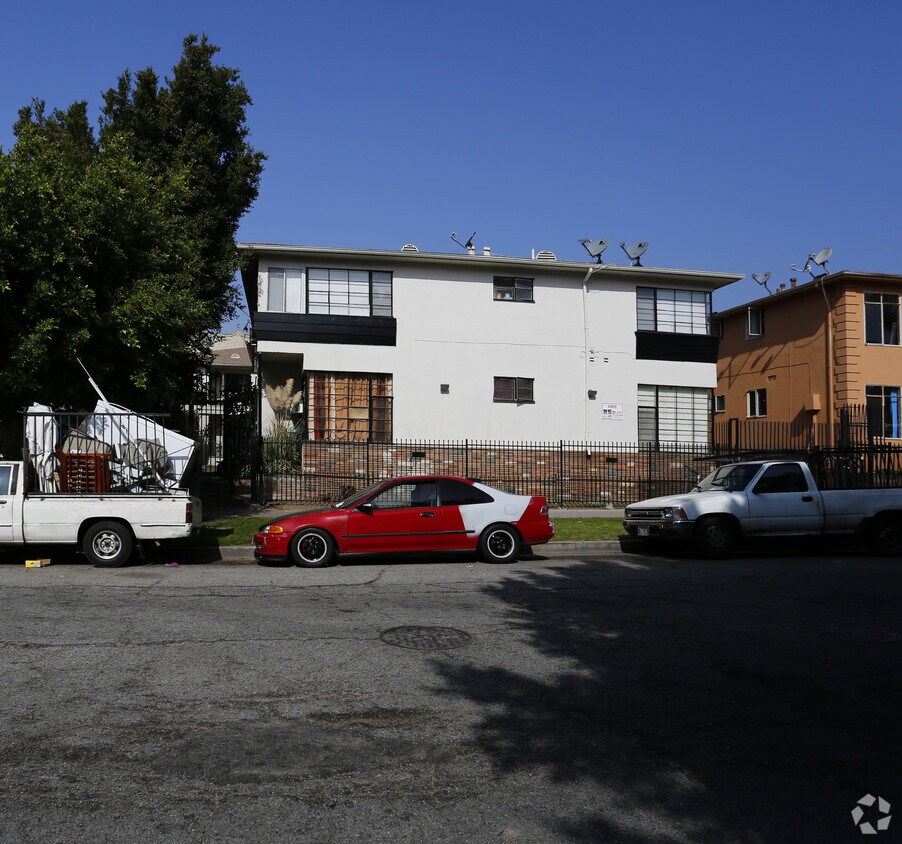 Foto del edificio - 823 S Oxford Ave