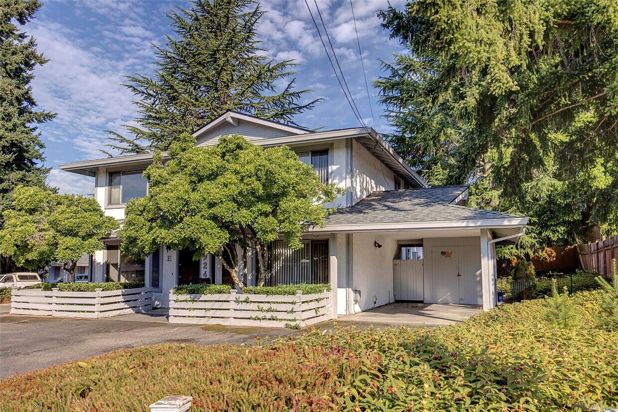 2924 NE 8th St, Renton, WA 98056 Townhome Rentals in Renton WA