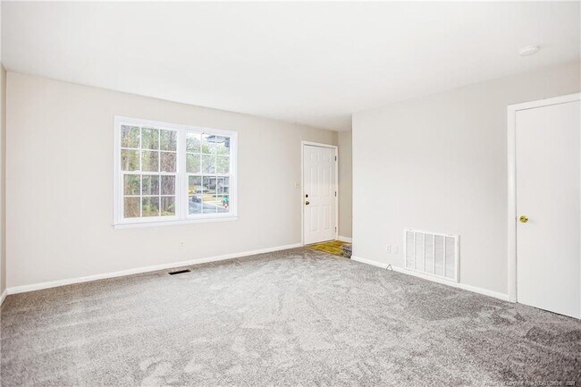 Building Photo - 828 Pilot Ave