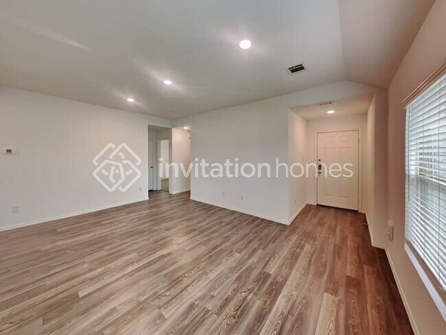 Foto del edificio - 4305 Connor Mills Ct
