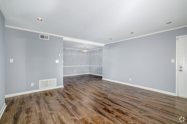 2BR, 2BA - 1,000SF - Living Room - 3057 Pharr Court