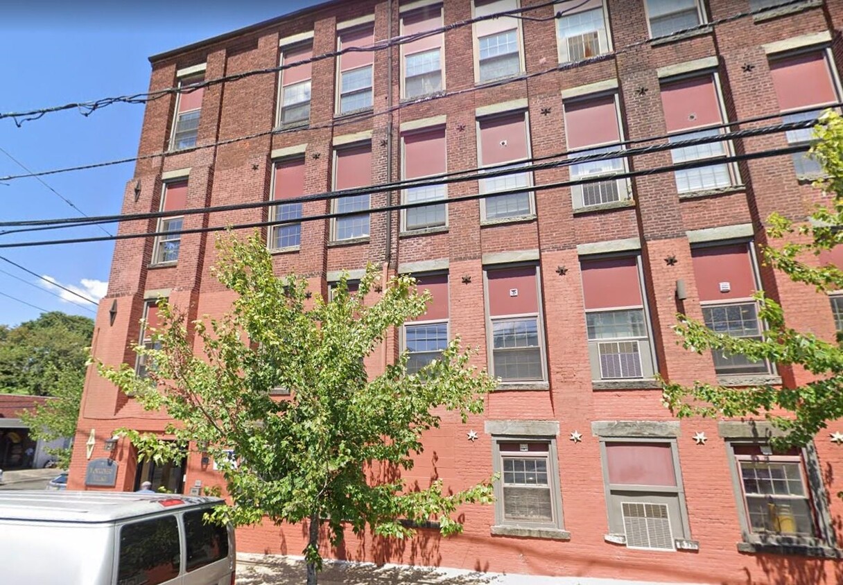 Foto principal - 79-93-93 Montgomery St