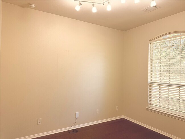 Foto del edificio - 29015 Davenport Dr