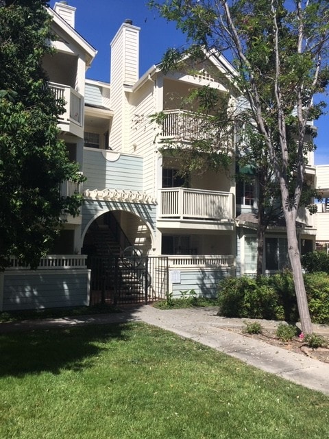 Second Floor Unit - 606 Arcadia Terrace