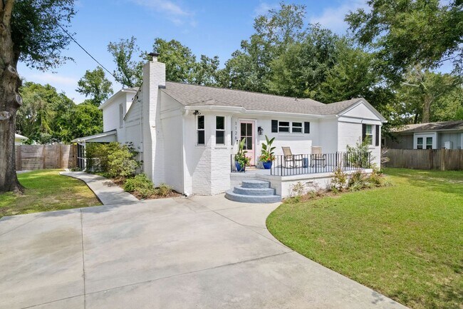 Foto del edificio - 1126 Pleasant Pines St